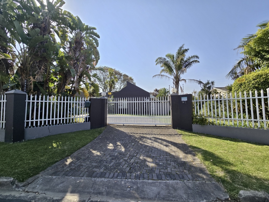 4 Bedroom Property for Sale in Loerie Park Western Cape